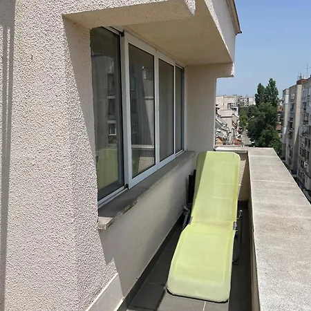 Cosy Rooftop In Center Apartment
